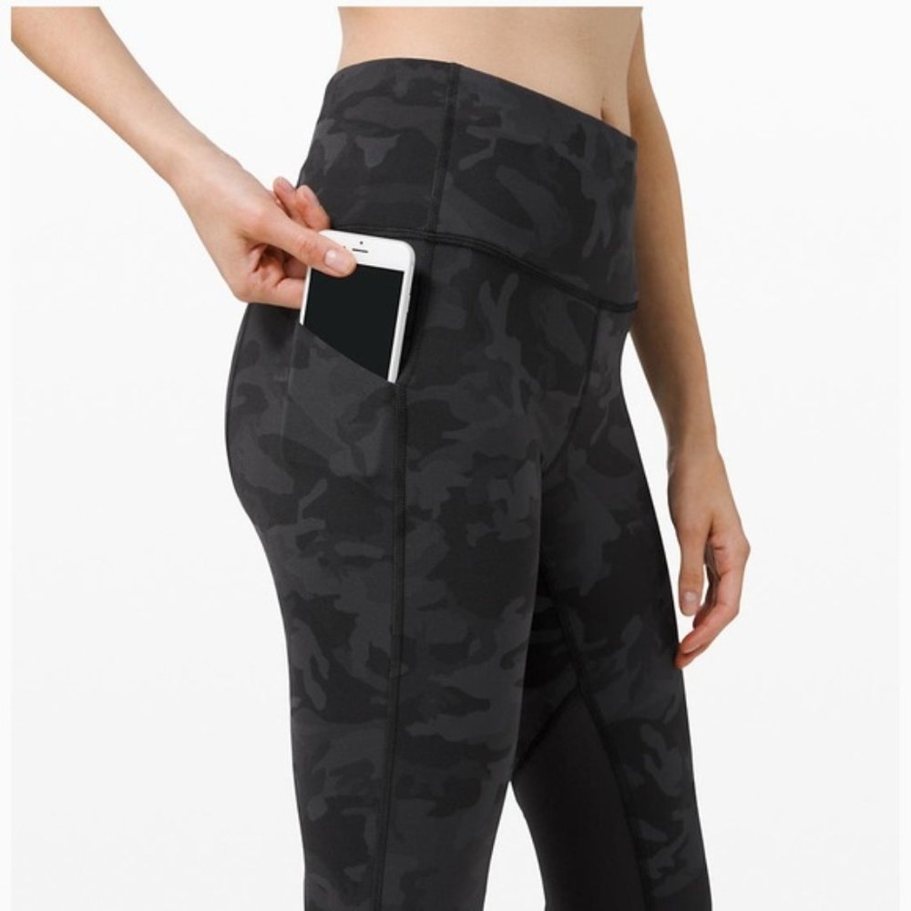 Lululemon Size 6 Pace Rival Black Camo Crop